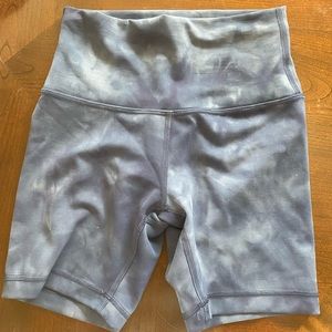 Lulu lemon Wunder under Bike shorts size 4